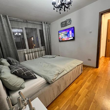 Debo Apartament Лугож Экстерьер фото